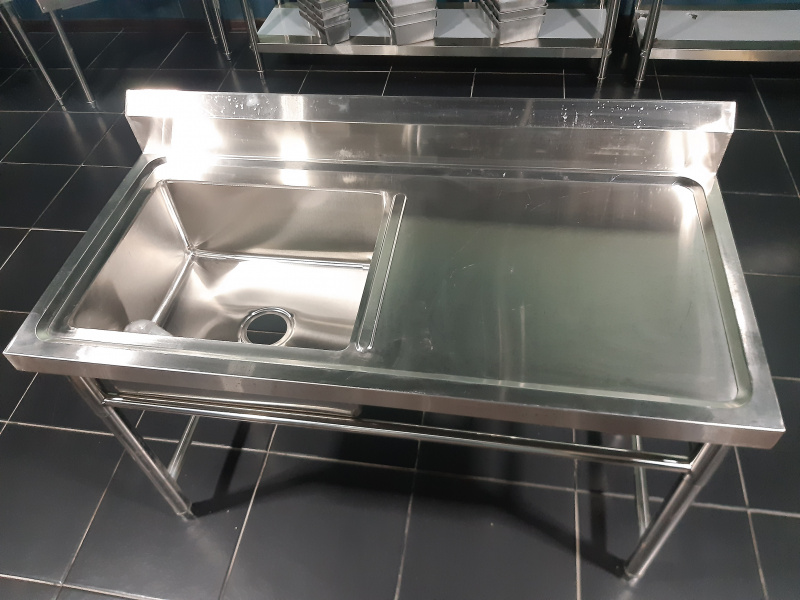 Ванна моечная 1 секционная с рабочей поверхностью