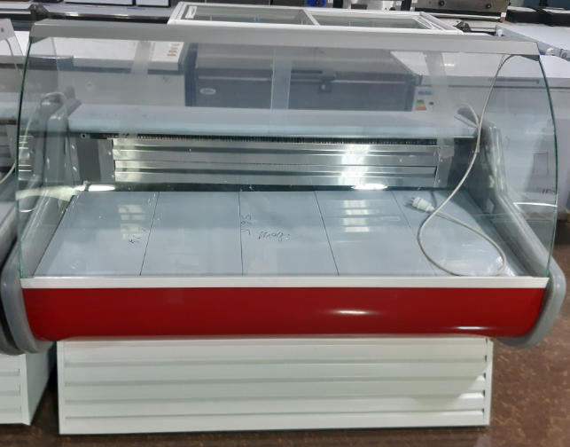 Холодильная витрина  1.5 м -5 +5 °C.