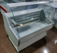 Холодильная витрина  1.3 м,  0 +5 °C. выкладка 600 мм.